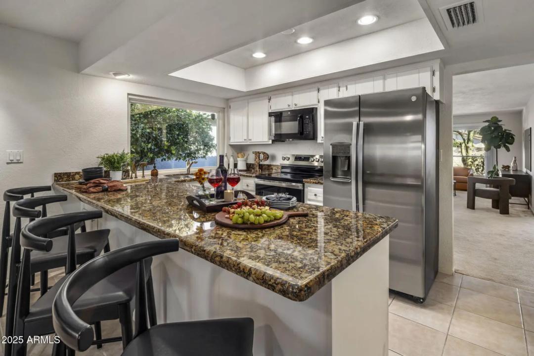 Real Estate Picture 4