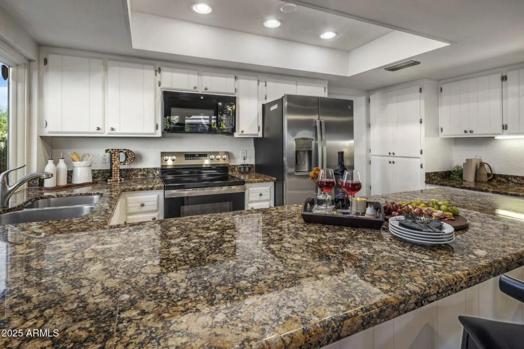 Real Estate Picture 12