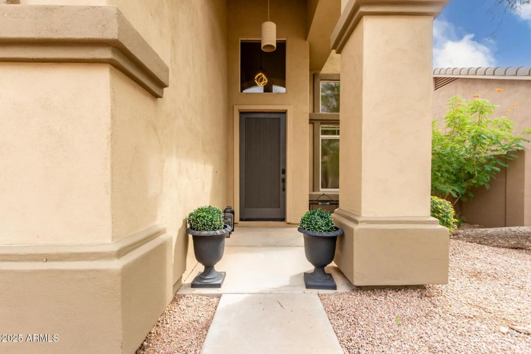 Real Estate Picture 4