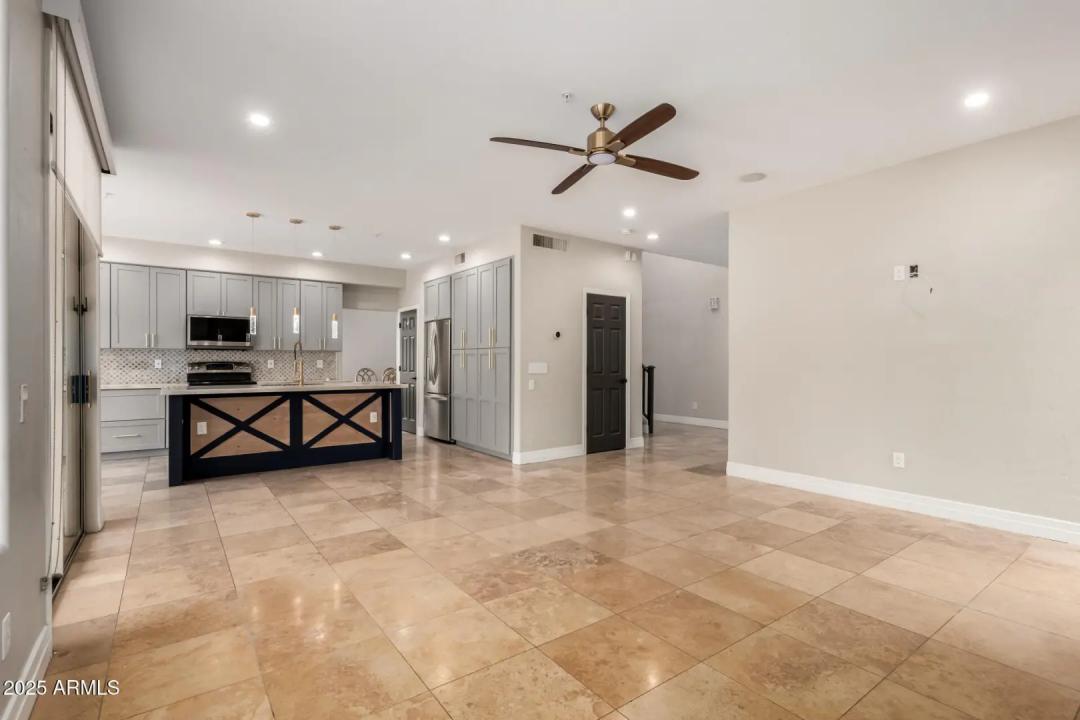 Real Estate Picture 11