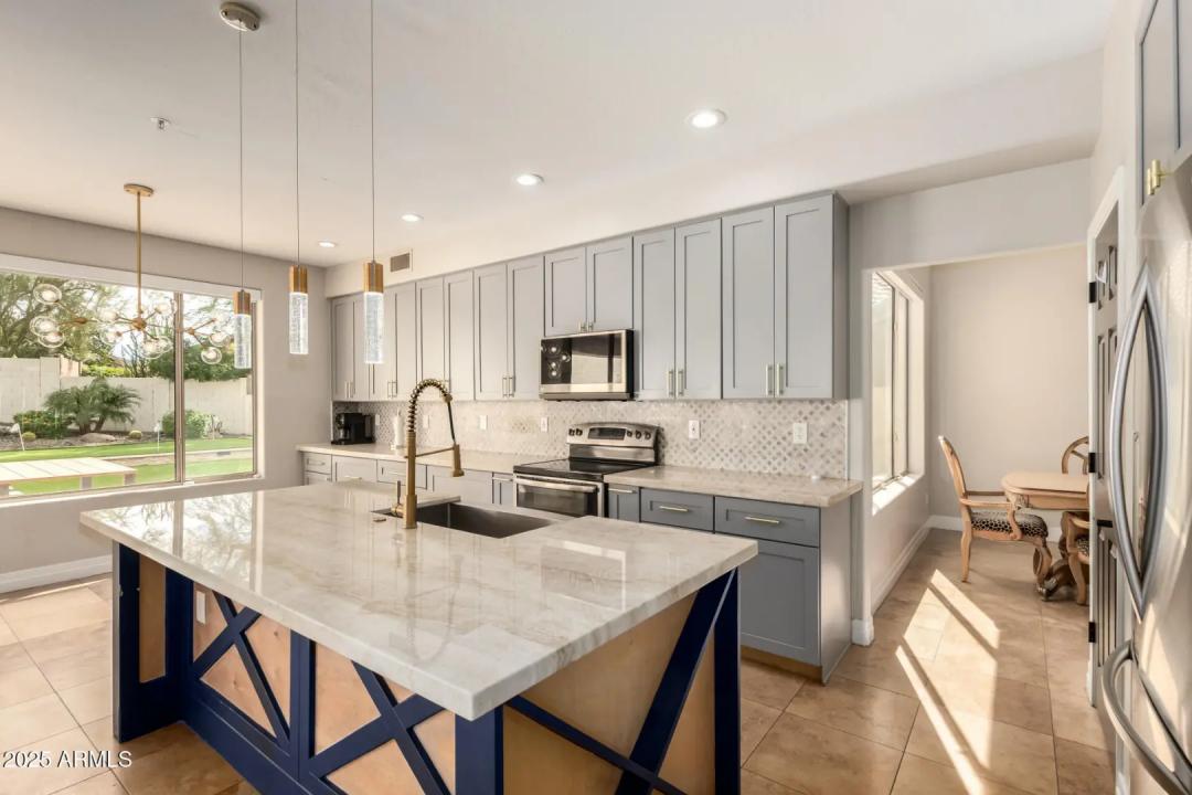 Real Estate Picture 18