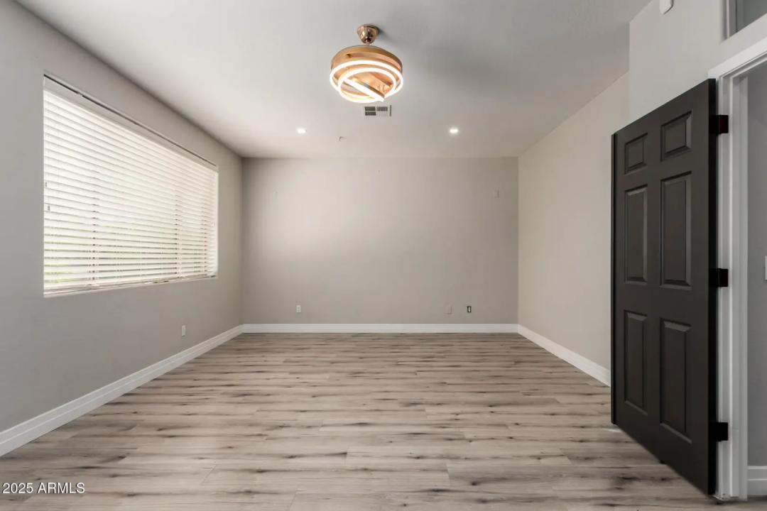 Real Estate Picture 21