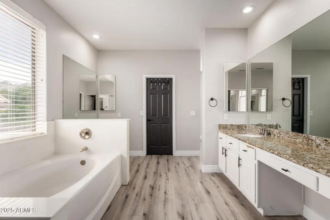 Real Estate Picture 23