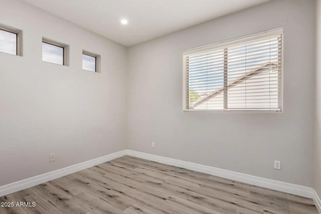 Real Estate Picture 35