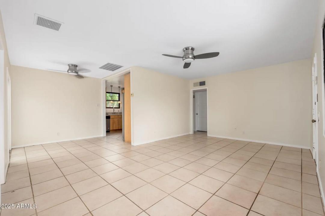 Real Estate Picture 3