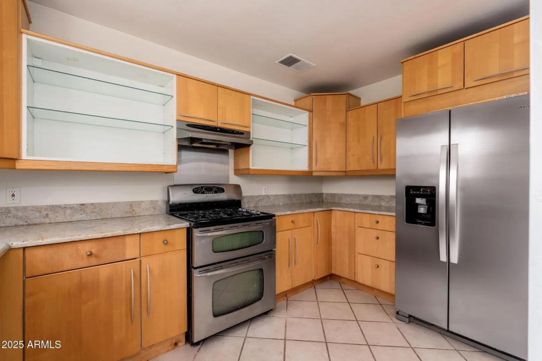 Real Estate Picture 6