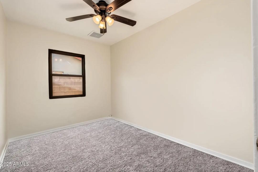 Real Estate Picture 11