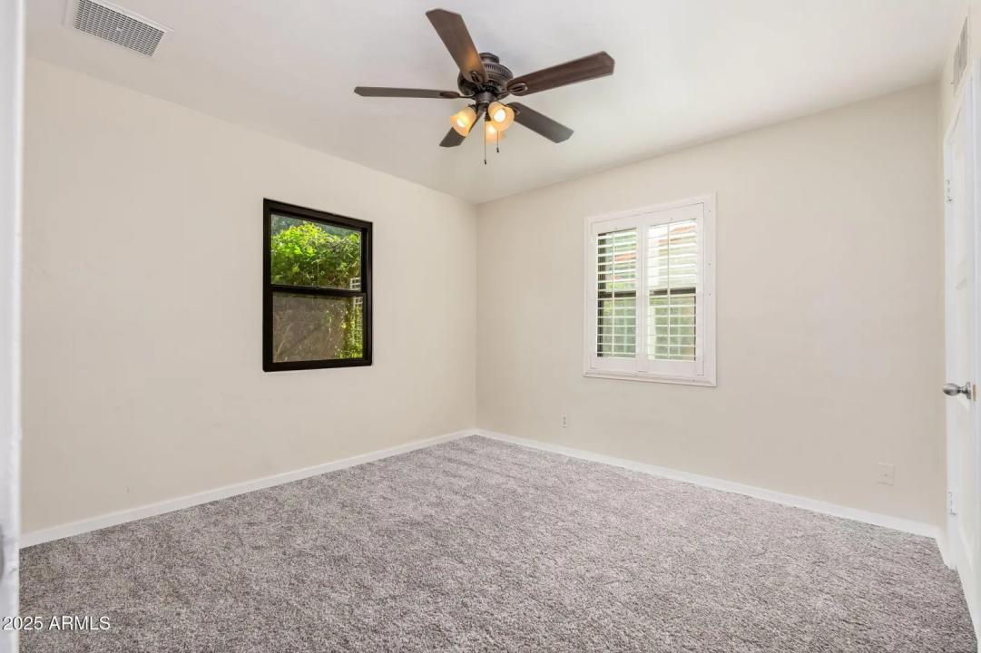 Real Estate Picture 12