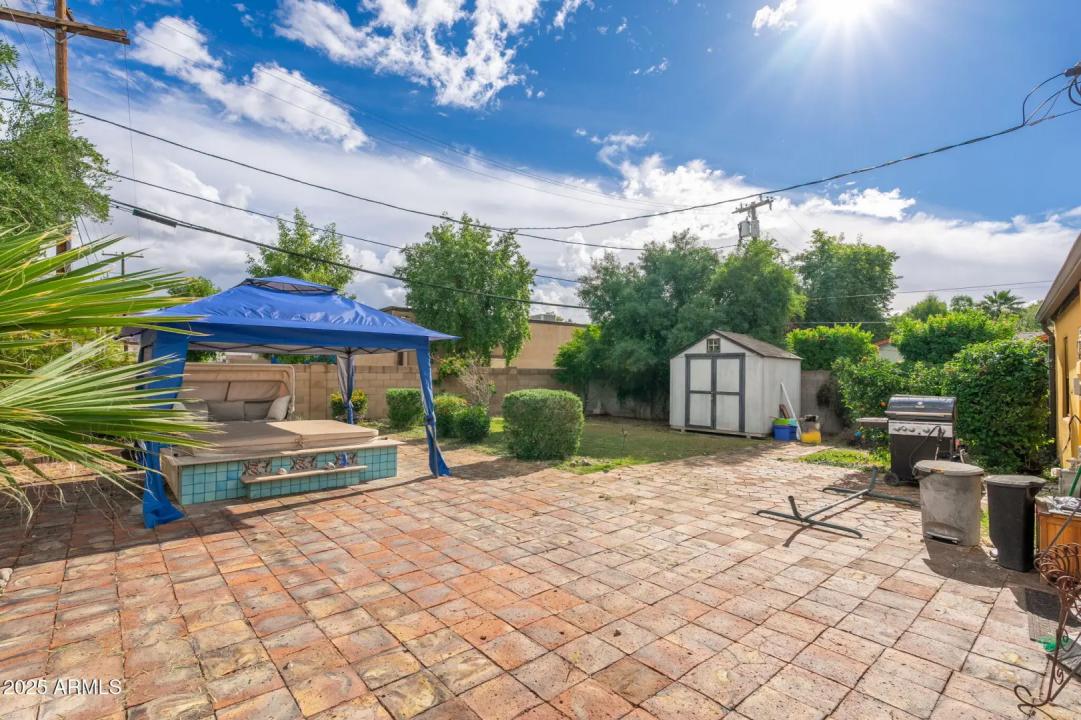 Real Estate Picture 16