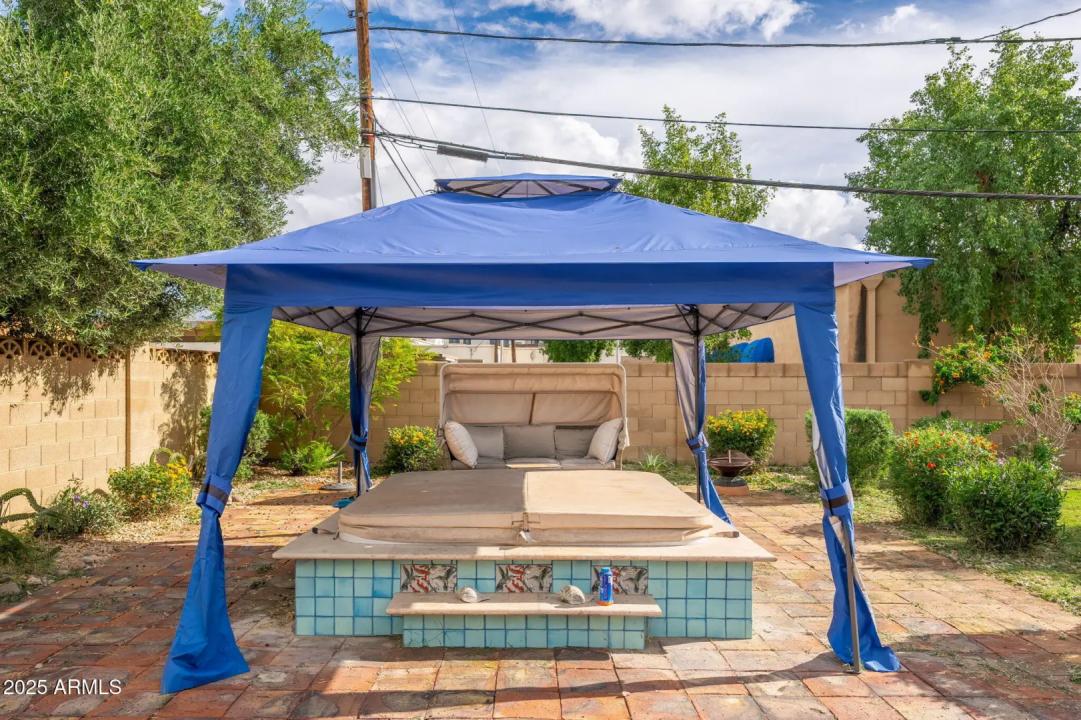 Real Estate Picture 17