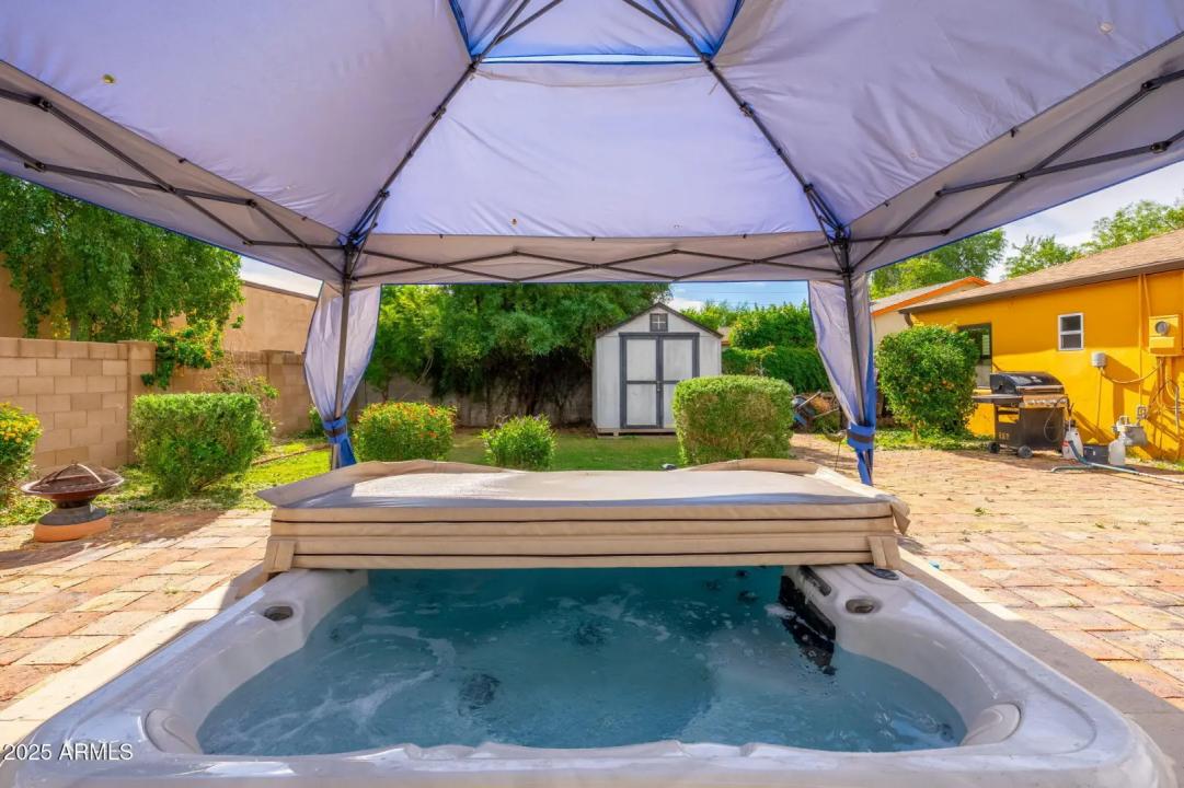 Real Estate Picture 18