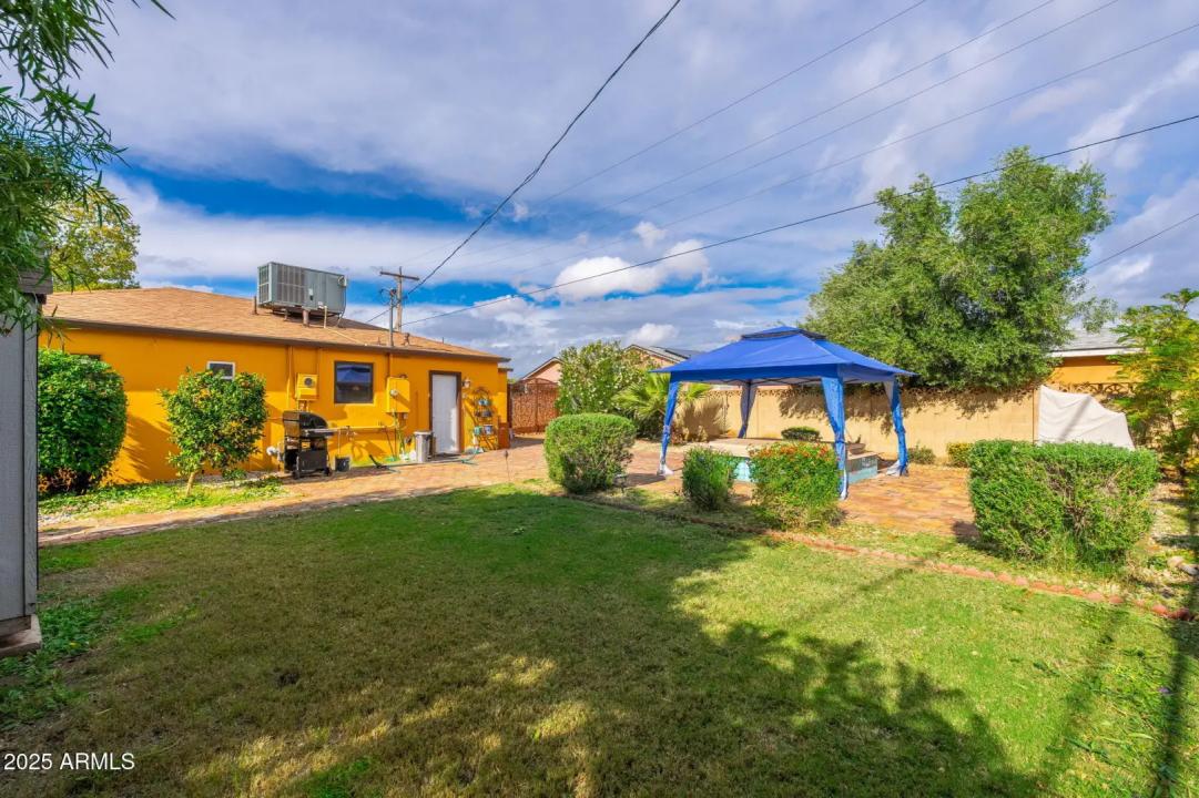 Real Estate Picture 15