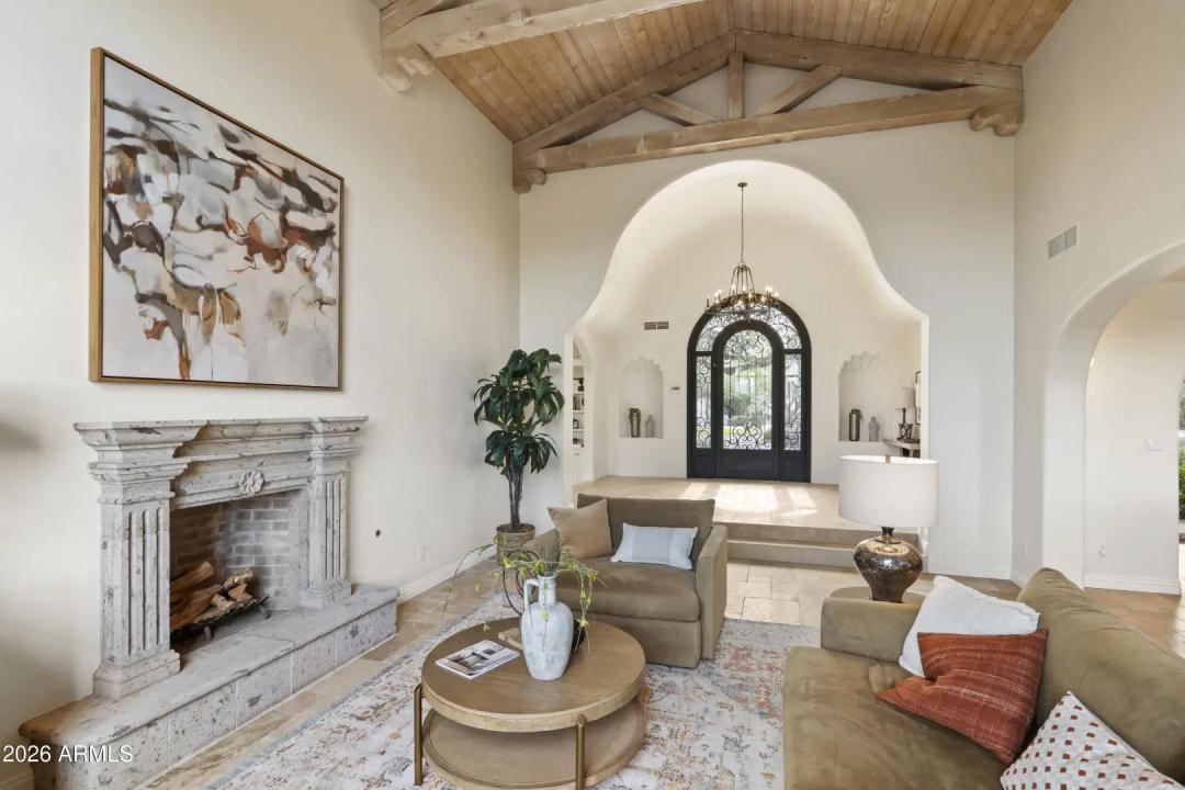 Real Estate Picture 16