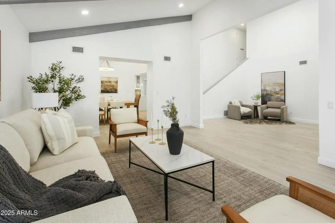 Real Estate Picture 3