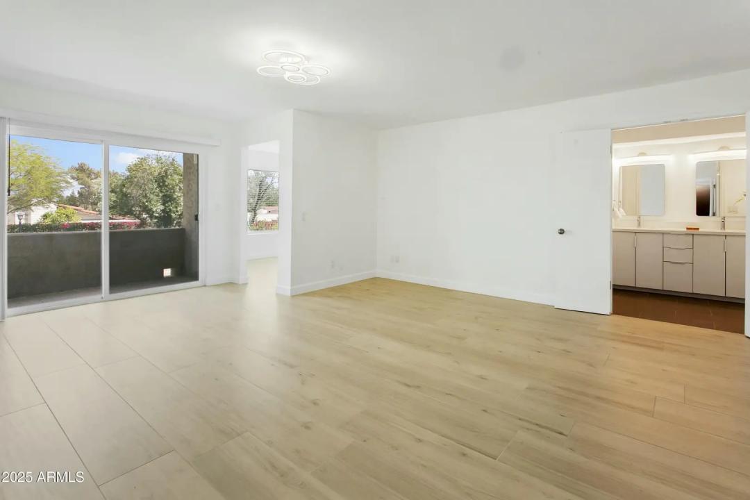 Real Estate Picture 5