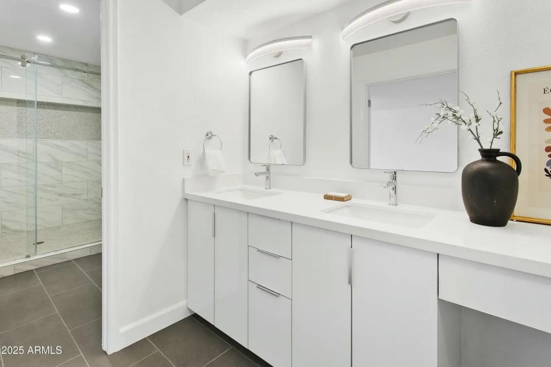 Real Estate Picture 6