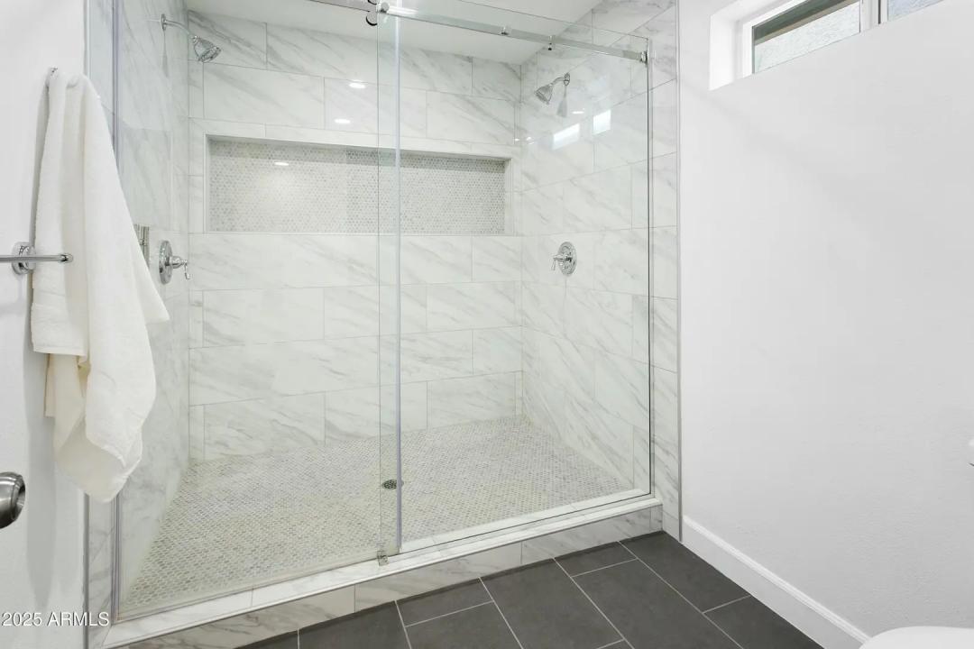 Real Estate Picture 7