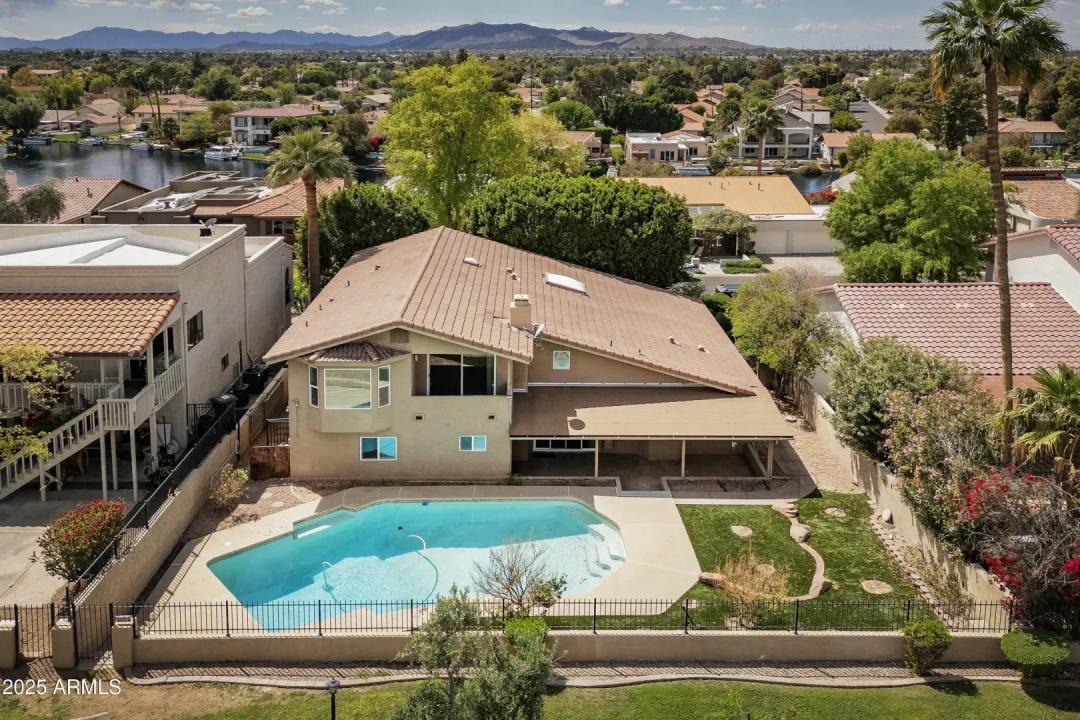 Real Estate Picture 8