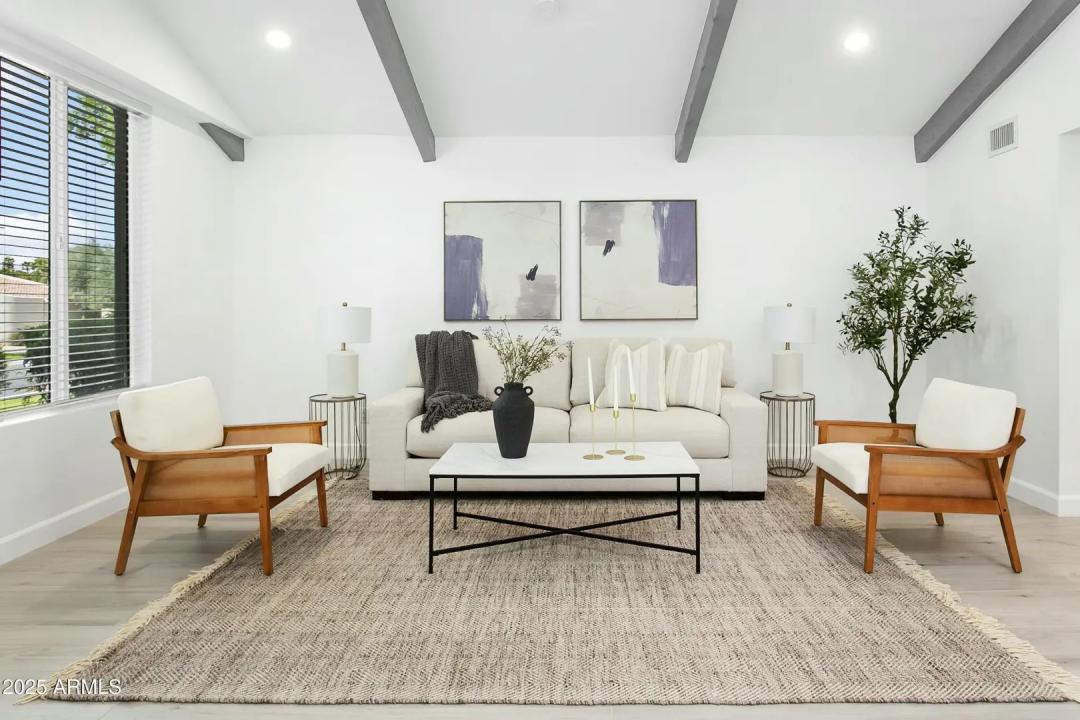 Real Estate Picture 10
