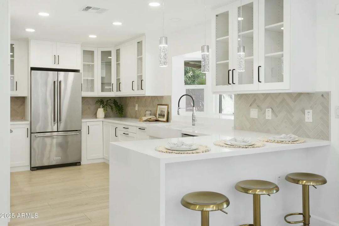Real Estate Picture 12