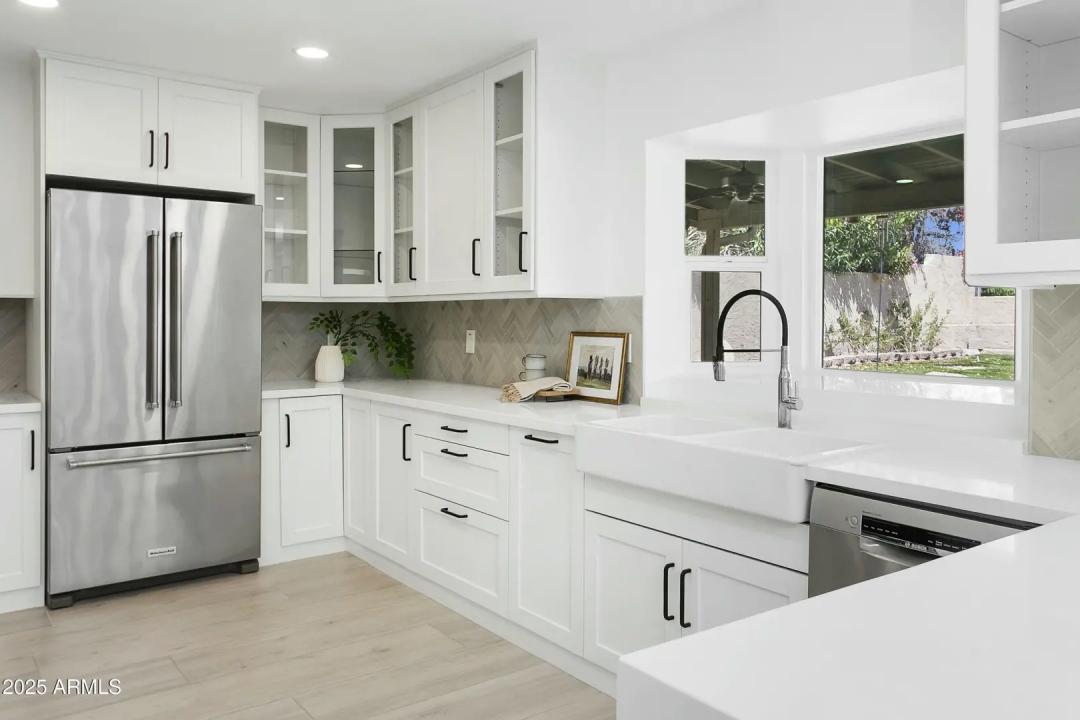 Real Estate Picture 13