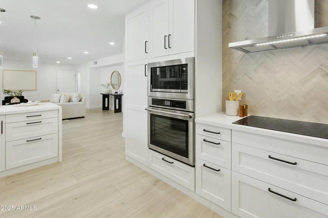 Real Estate Picture 14