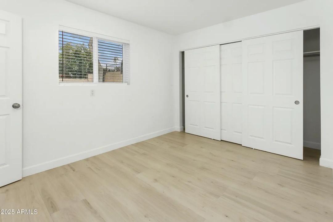 Real Estate Picture 18