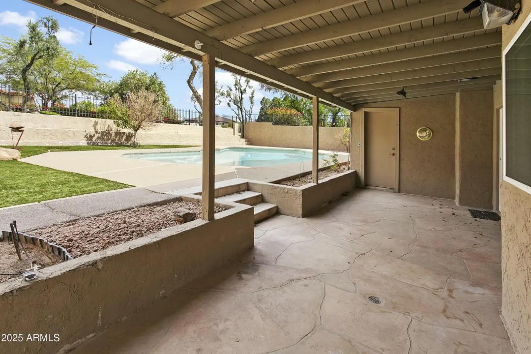Real Estate Picture 30