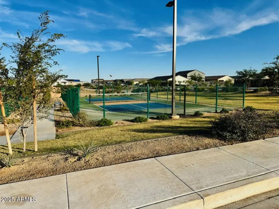 Real Estate Picture 12