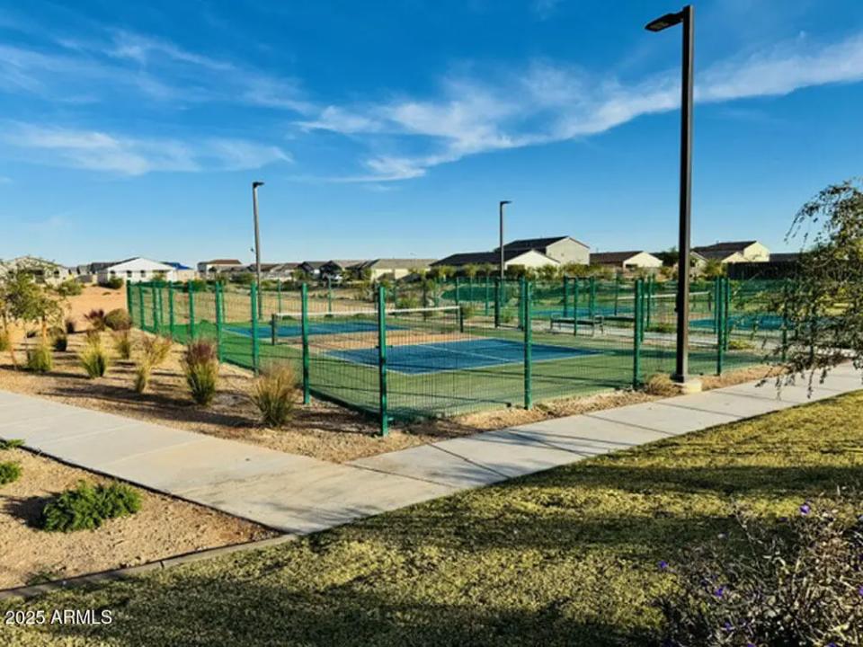 Real Estate Picture 13