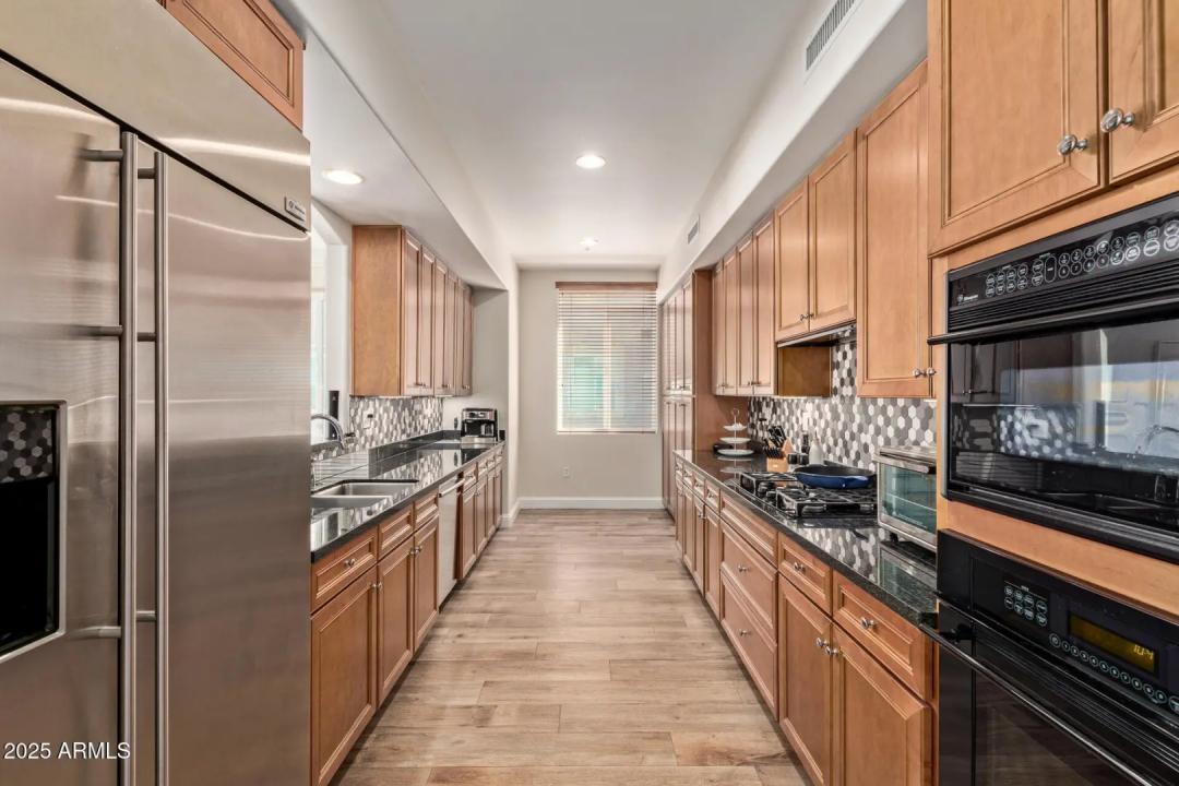 Real Estate Picture 8