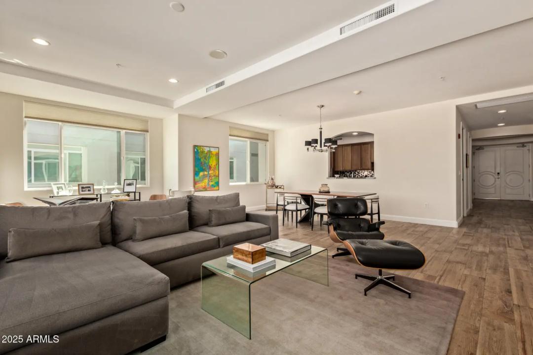 Real Estate Picture 5