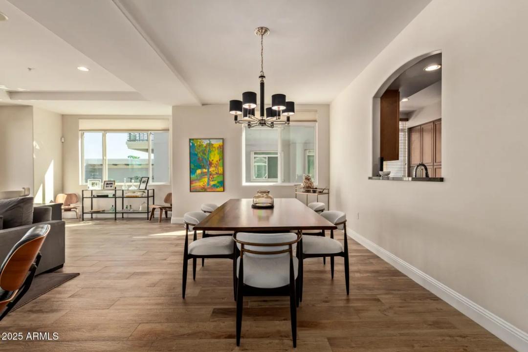 Real Estate Picture 7