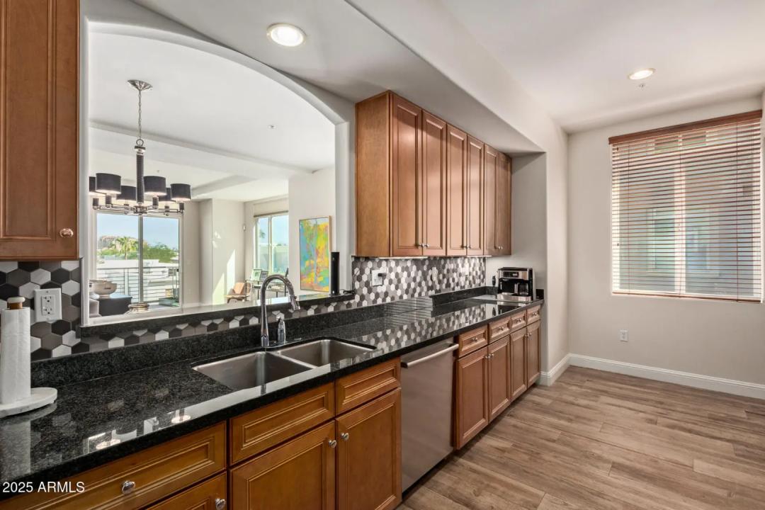 Real Estate Picture 9