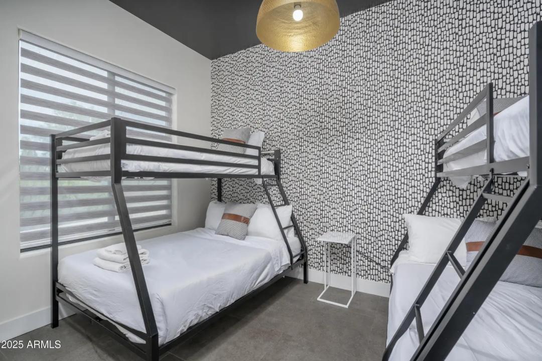Real Estate Picture 29