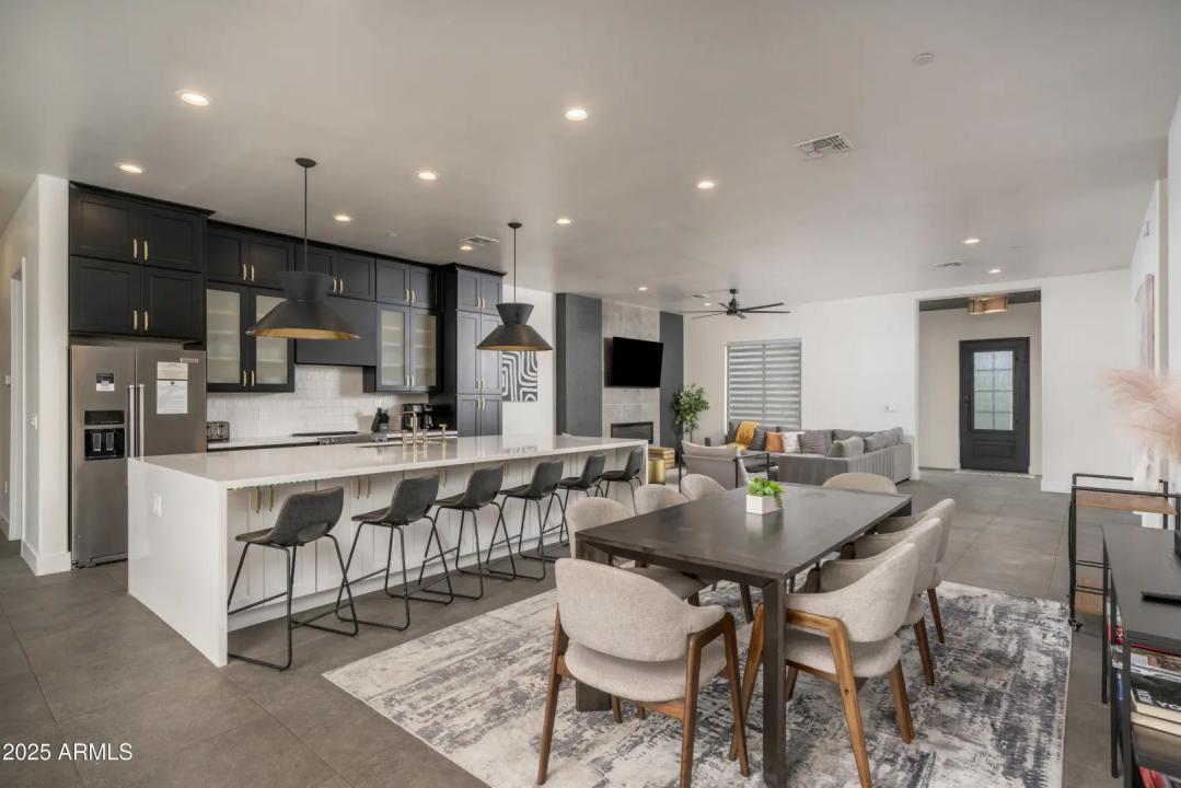 Real Estate Picture 14