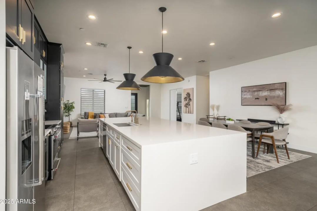 Real Estate Picture 17