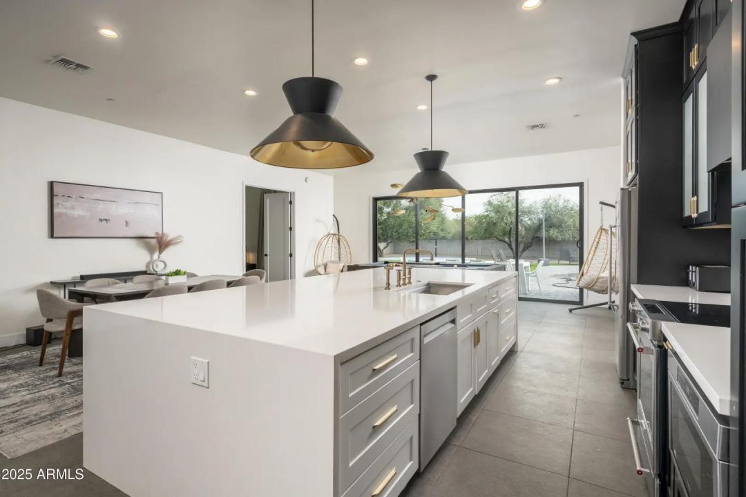 Real Estate Picture 16