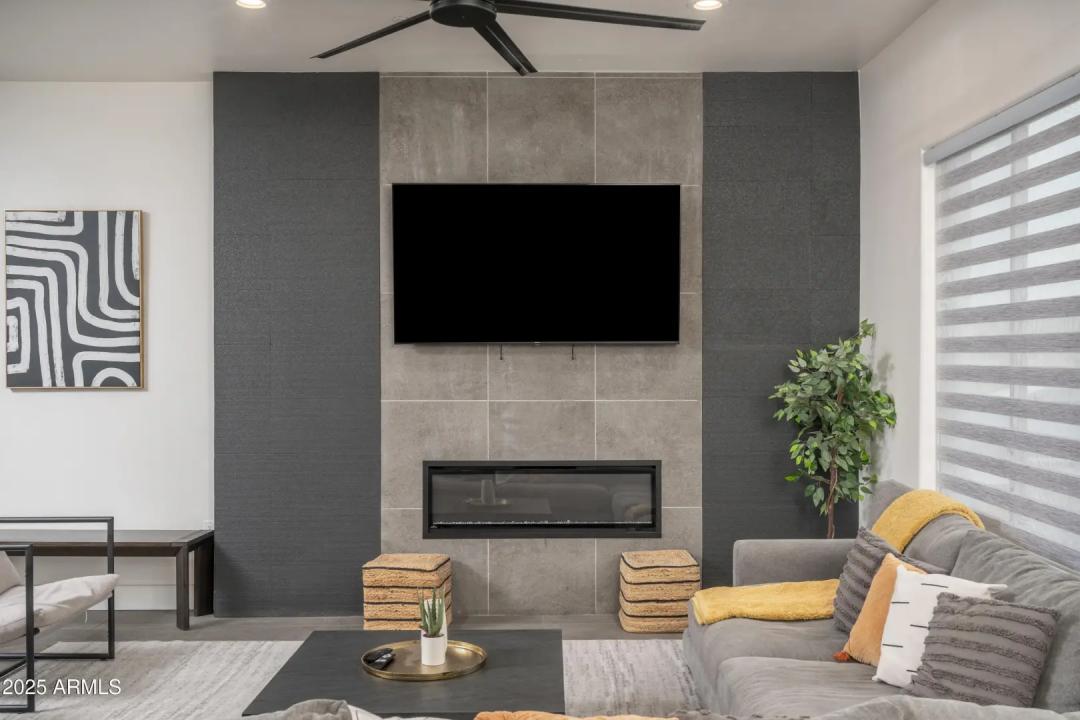 Real Estate Picture 11
