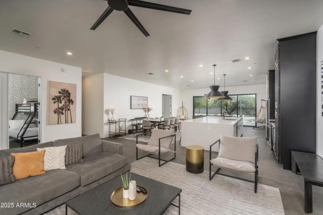 Real Estate Picture 12