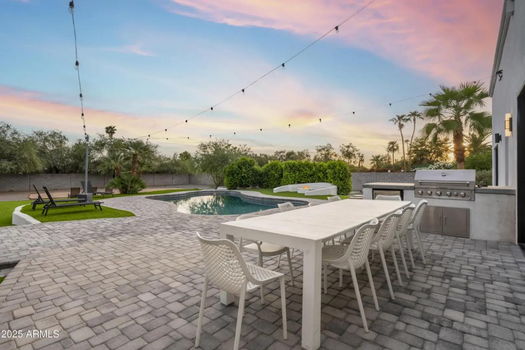 Real Estate Picture 50