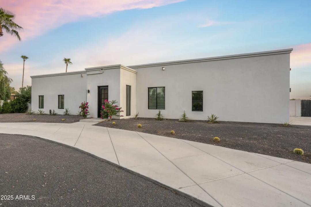 Real Estate Picture 6