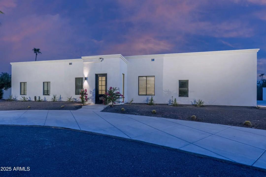 Real Estate Picture 3