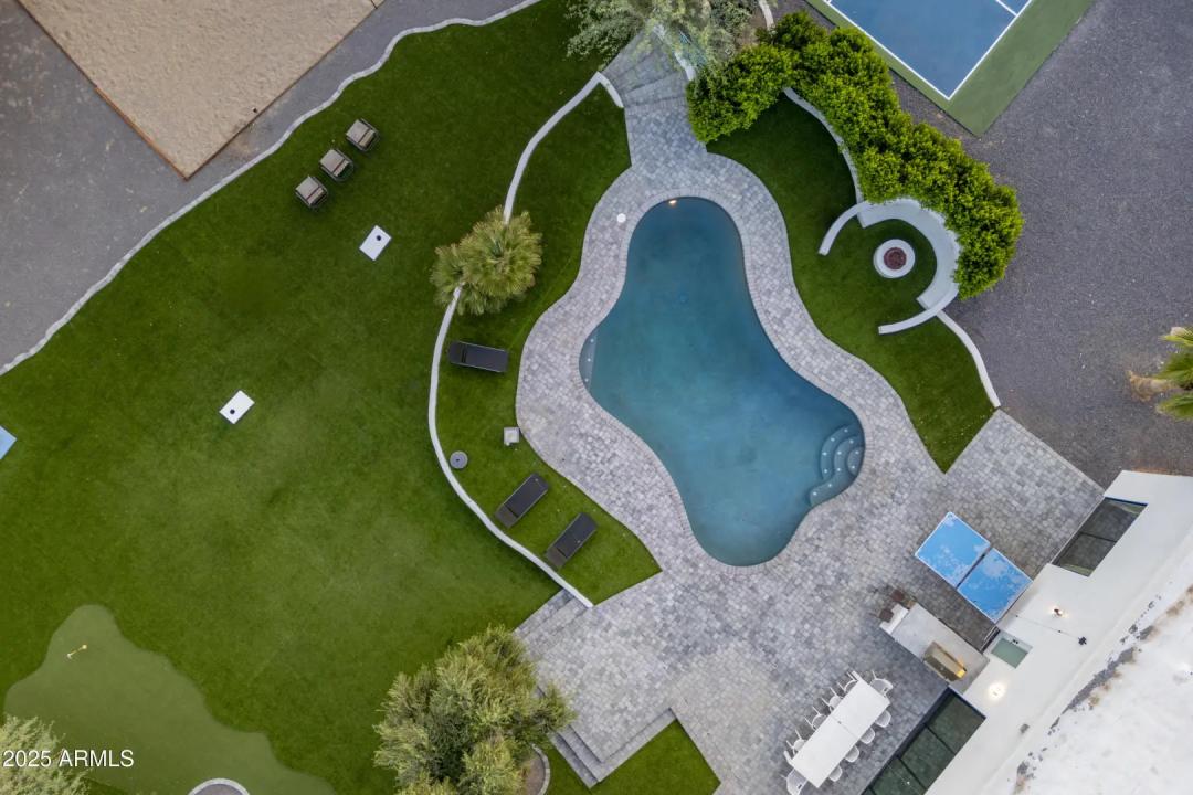 Real Estate Picture 37