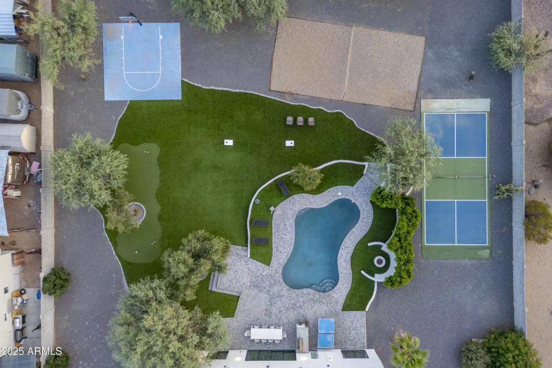 Real Estate Picture 38