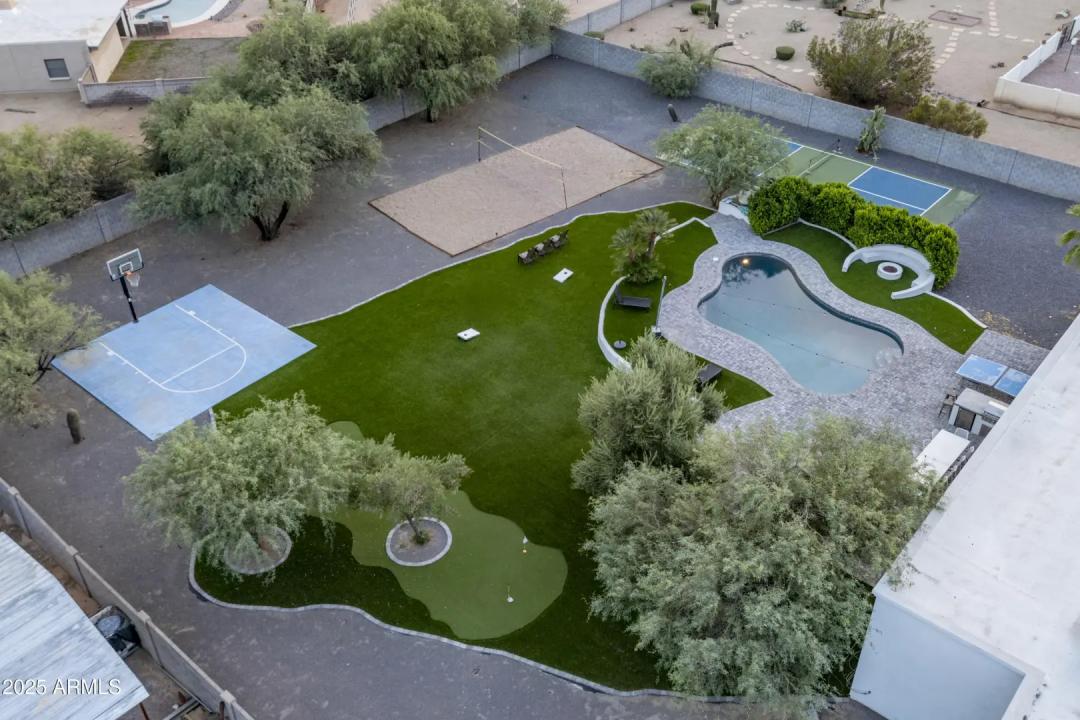 Real Estate Picture 40