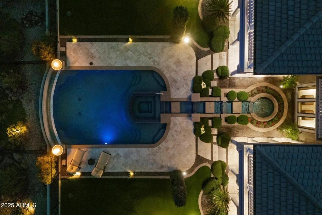 Real Estate Picture 9