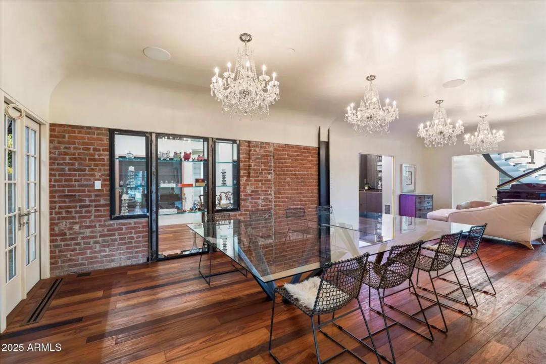 Real Estate Picture 10