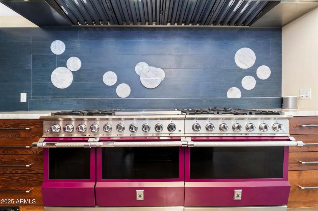 Real Estate Picture 18