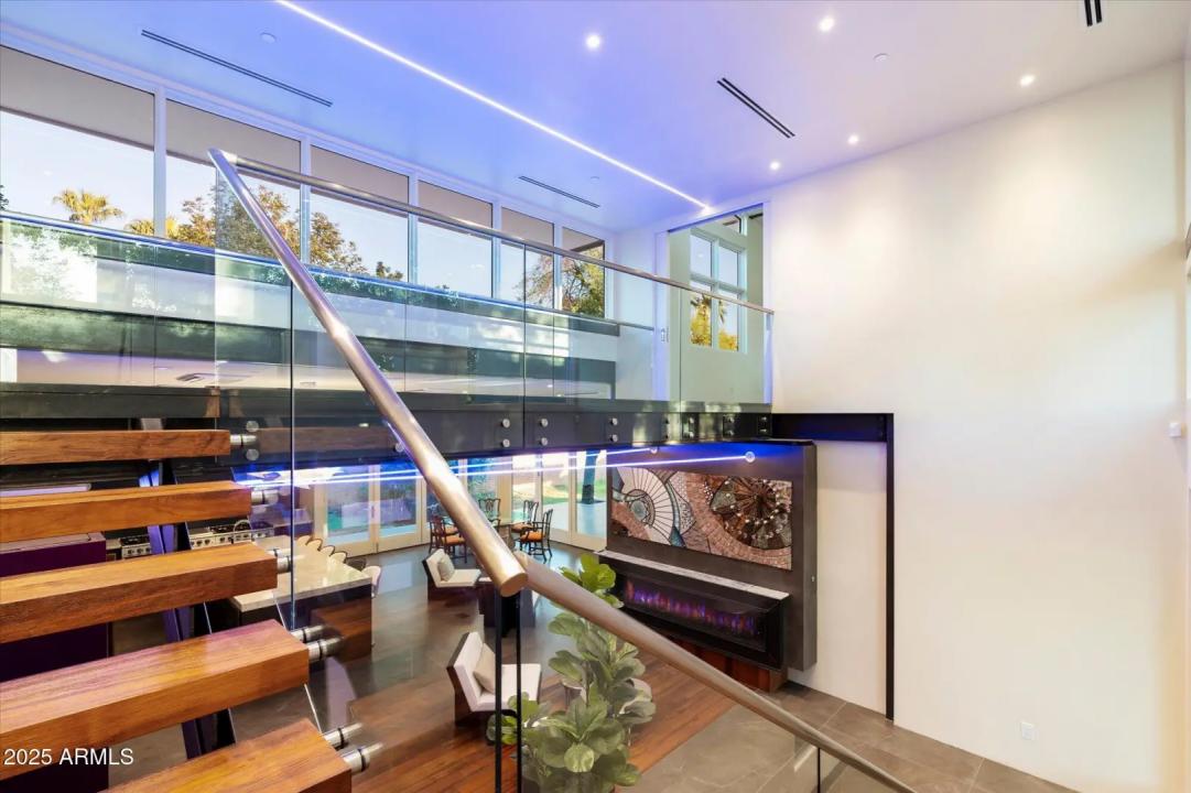 Real Estate Picture 25